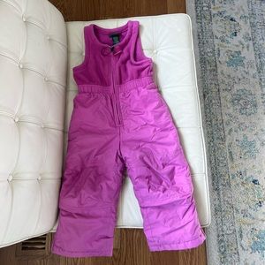 Ski/snow gear! Kids snow bib - gently worn.
